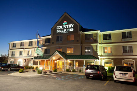 Hotel Country & By Radisson, Big Rapids, Mi 3*